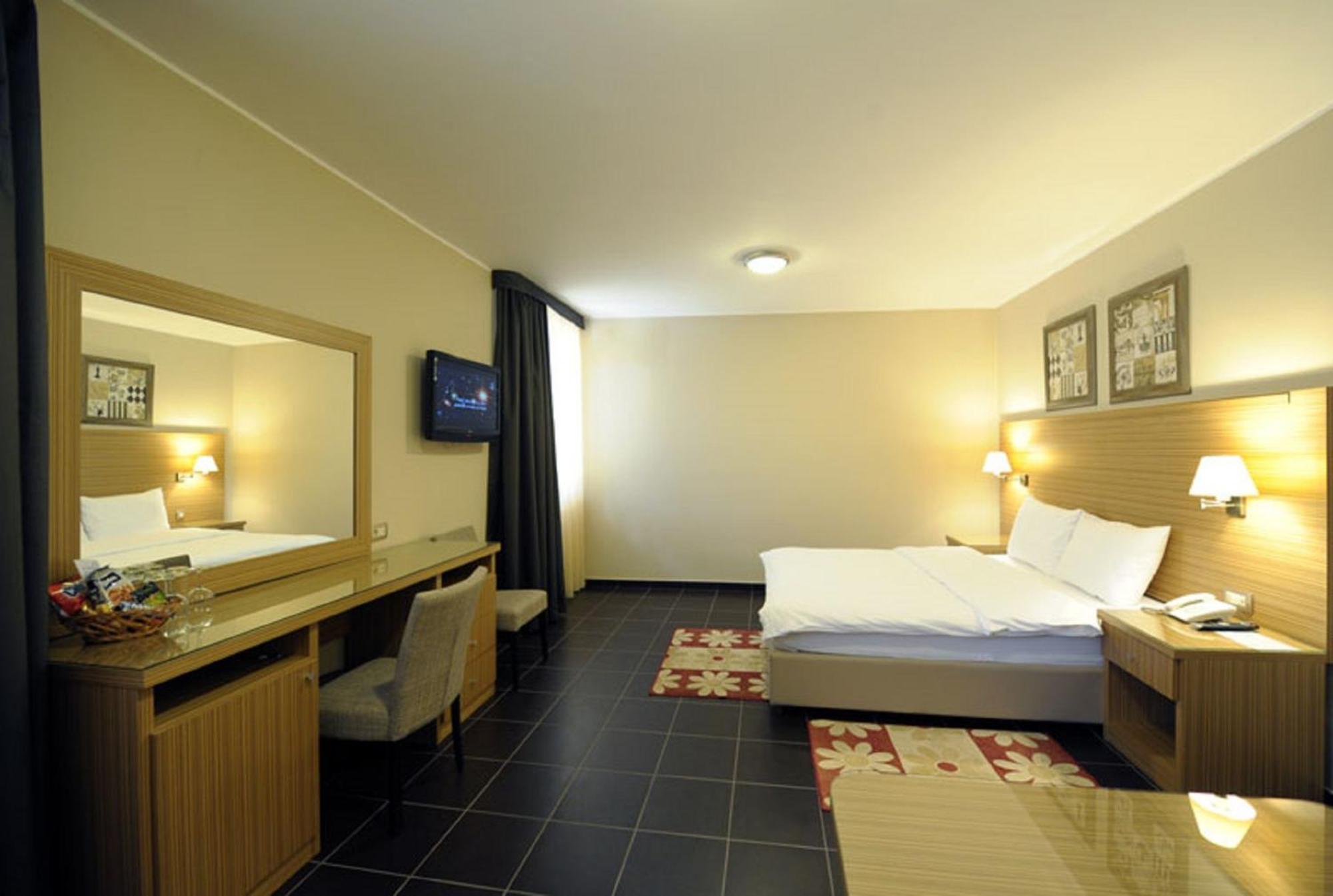 Hotel 1000 Ruza Beograd Værelse billede